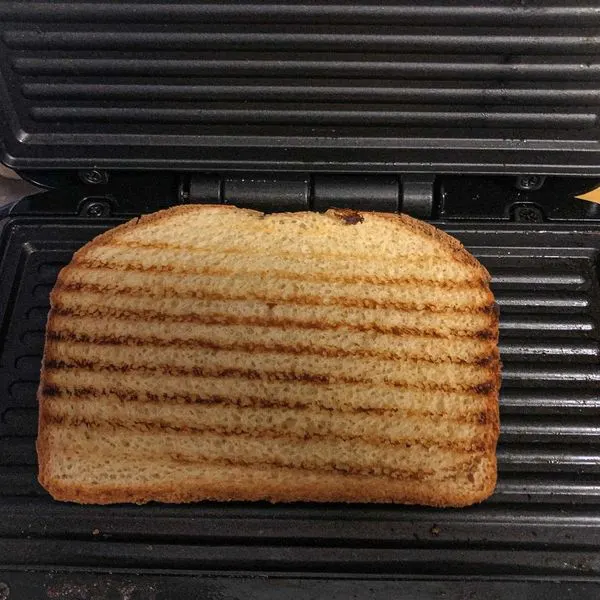 Vegetarian Nut-Free Toast breakfast — American recipe