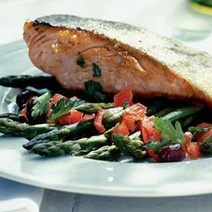 Gluten-Free Dairy-Free Crisp-skin fish with asparagus — Nordic recipe
