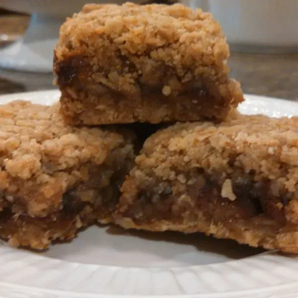 Dairy-Free Nut-Free Classic Vegan Date Bars — American recipe