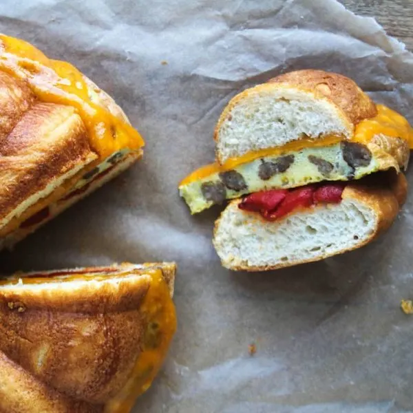 Nut-Free Shellfish-Free Egg, Sausage, and Cheese Bundt Breakfast Sandwich — American recipe