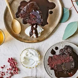 Vegetarian Nut-Free Slow cooker hot chocolate fondant cake — American recipe