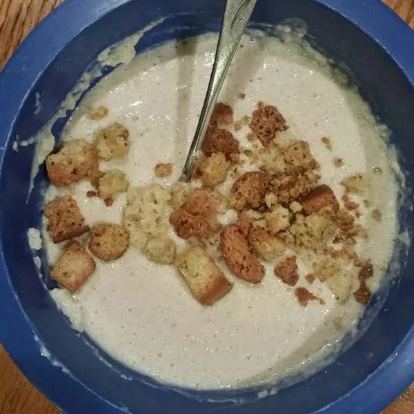 Vegetarian Nut-Free Cream Cheese Cauliflower Soup — American recipe