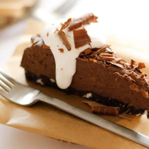 Vegetarian Nut-Free Chocolate Avocado Pie — American recipe