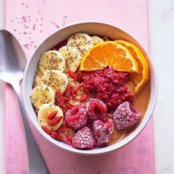Vegetarian Gluten-Free Chia & oat breakfast bowl — American recipe