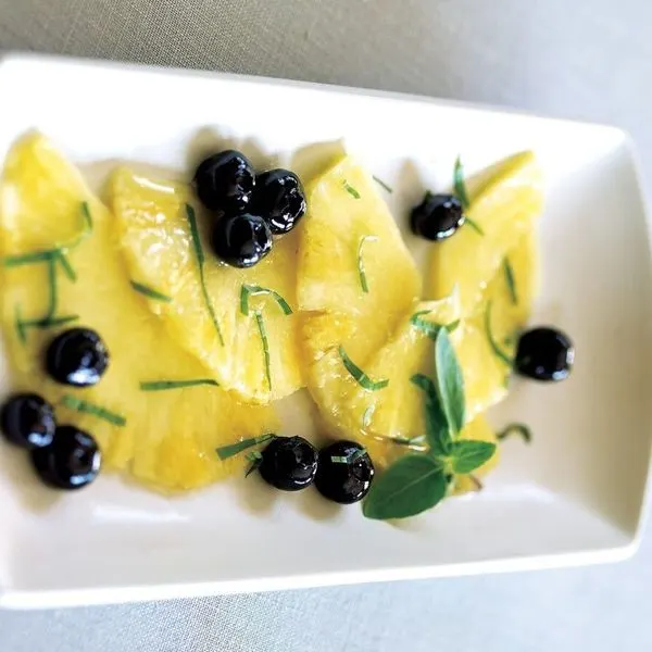 Vegan Vegetarian Pineapple Carpaccio with Thai Basil and Blueberries — South east asian recipe