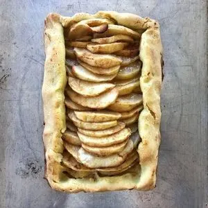 Vegetarian Nut-Free Low-Carb Apple Galette — American recipe