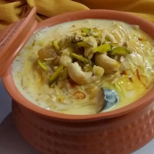 Vegetarian Nut-Free Vermicelli Oats dessert. — French recipe