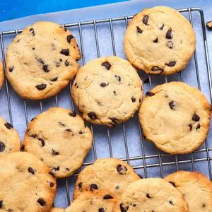 Vegetarian Gluten-Free Keto Chocolate Chip Cookies — American recipe