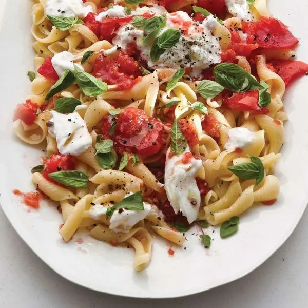 Vegetarian Nut-Free Tomato and Basil Pasta — American recipe