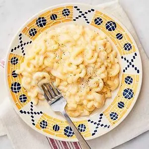 Vegetarian Nut-Free Slow cooker mac ’n’ cheese — American recipe