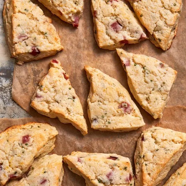 Gluten-Free Nut-Free Gluten-Free Ham and Cheddar Scones — British recipe