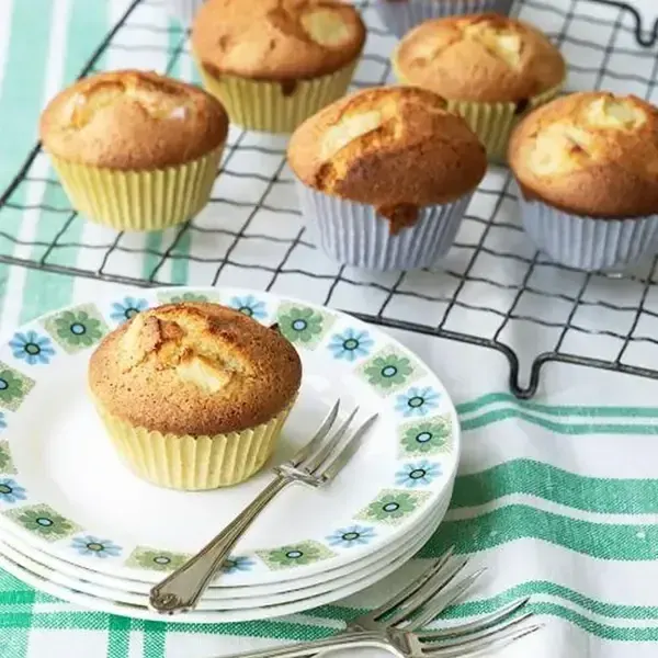 Vegetarian Gluten-Free Gluten-free apple, almond & cardamom cupcakes — Nordic recipe