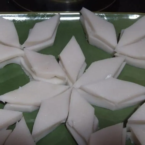 Vegetarian Gluten-Free Kinnathappam (a coconut dessert)Steamed Pancake — American recipe