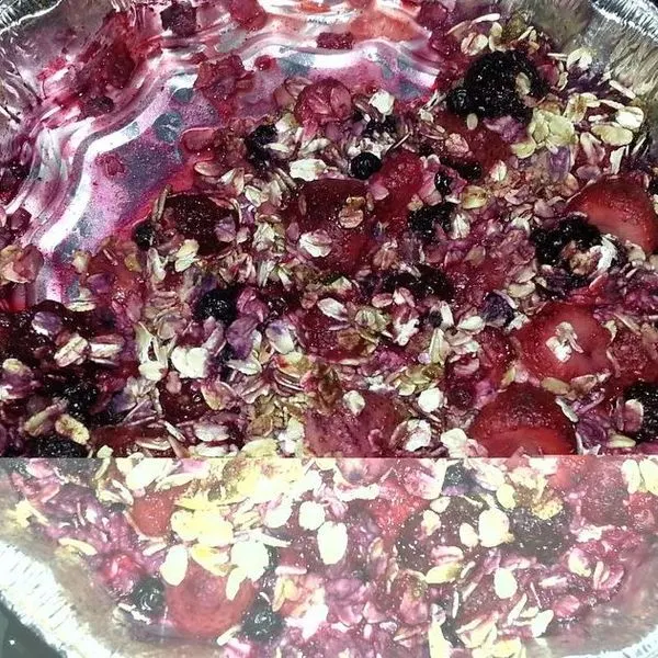 Vegan Vegetarian Oatmeal Berry Dessert — American recipe