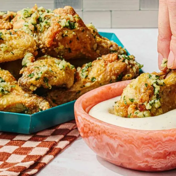 Gluten-Free Keto Garlic-Parmesan Air-Fryer Chicken Wings — Italian recipe