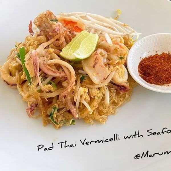 Vegetarian Dairy-Free Pad Thai Vermicelli with Seafood — South east asian recipe