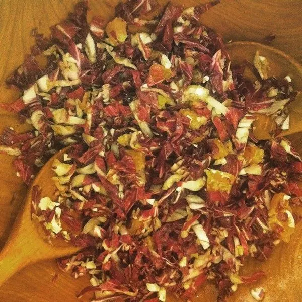 Vegetarian Gluten-Free radicchio clementine salad — American recipe