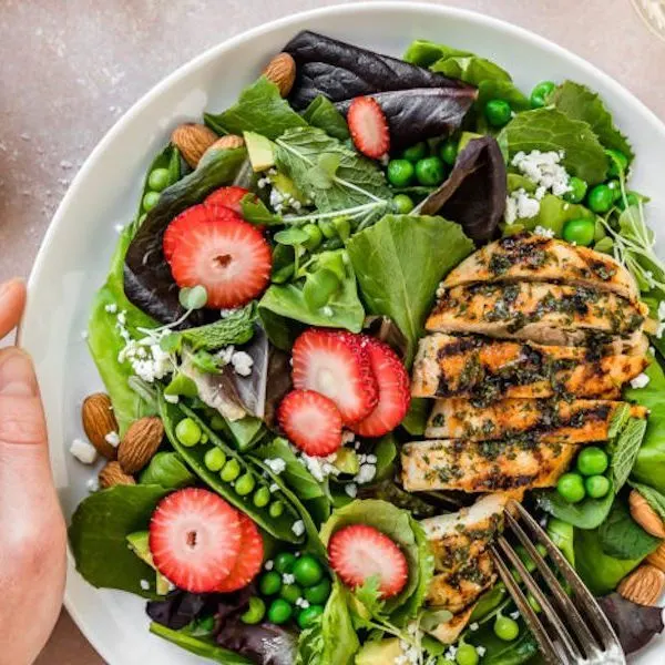 Gluten-Free Keto Spring Strawberry and Pea Salad with Chicken — American recipe