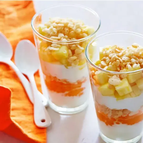 Vegetarian Nut-Free Tropical Breakfast Parfait — French recipe