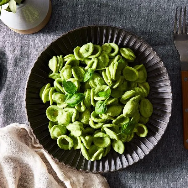 Vegan Vegetarian Pasta With Basil Cashew Cream — Italian recipe