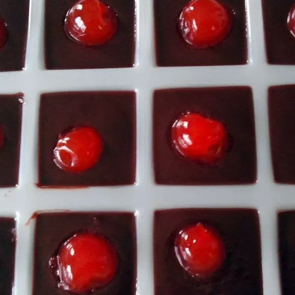 Nut-Free Shellfish-Free Chocolate cherry dessert shots — French recipe