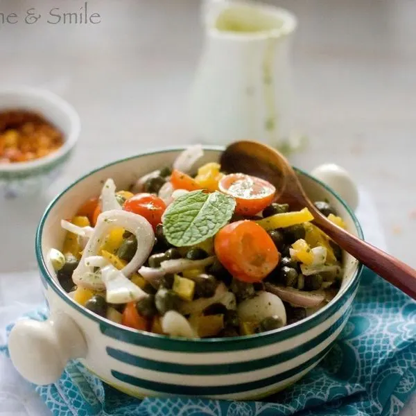 Vegetarian Gluten-Free Green Chickpea Salad — Indian recipe
