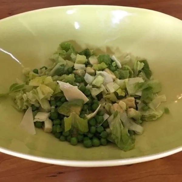 Vegetarian Gluten-Free Fresh Pea and Romaine Salad — Italian recipe