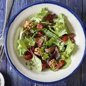 Gluten-Free Keto Chicken liver & chorizo salad — American recipe