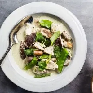 Vegan Vegetarian Thai Green Curry Paste Recipe | Tasting Table — South east asian recipe