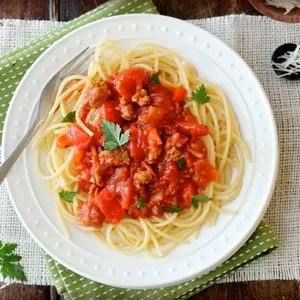 Nut-Free Shellfish-Free Spaghetti with Italian Sausage Ragout — Italian recipe