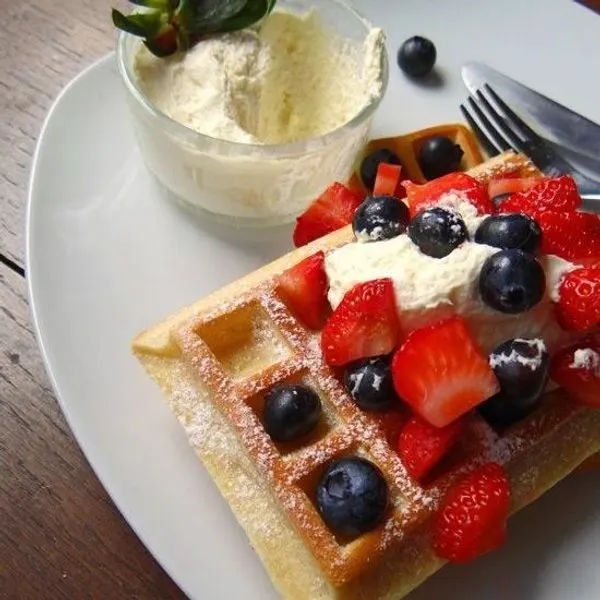 Vegetarian Nut-Free Waffles for breakfast — French recipe