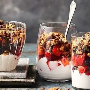 Vegan Vegetarian Vegan parfait & granola — American recipe