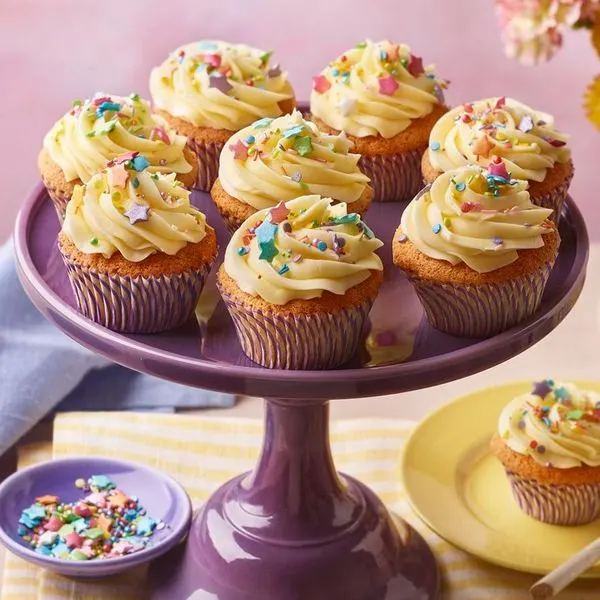 Vegetarian Nut-Free Gluten-free vanilla cupcakes — American recipe