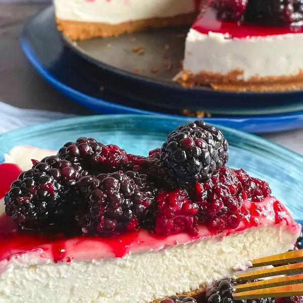 Vegetarian Nut-Free Vegan Berry Cheesecake — American recipe