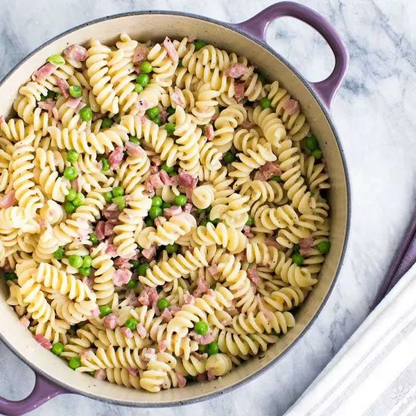 Nut-Free Shellfish-Free Pasta With Ham and Peas — Italian recipe