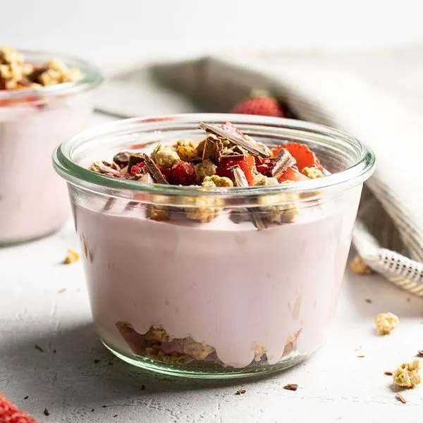 Vegetarian Gluten-Free Creamy Strawberry and Yogurt Dessert — French recipe