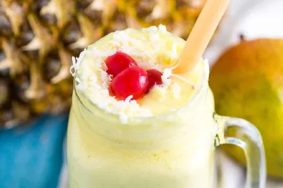 Vegetarian Gluten-Free Delicious Mango Pineapple Smoothie — Mexican recipe