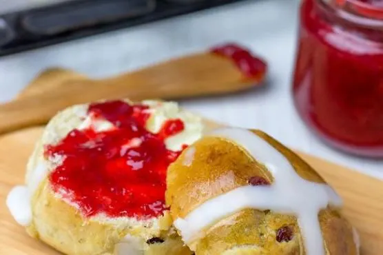 Vegetarian Nut-Free Hot Cross Buns