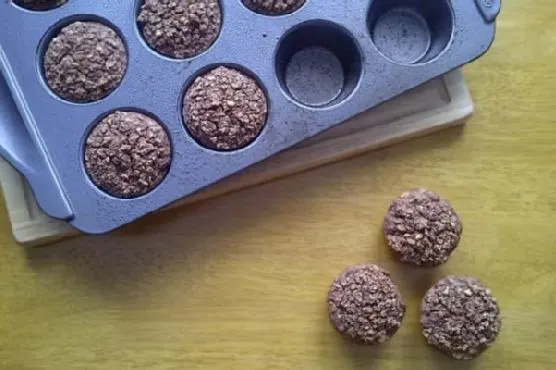 Vegetarian Banana Oatmeal Breakfast Muffins