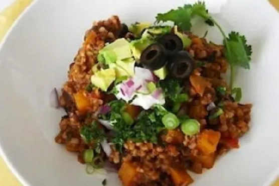 Vegan Vegetarian Butternut Squash and Black Bean Chili with Bulgar — American recipe