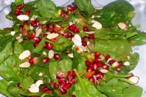 Vegetarian Gluten-Free Colorful and Crunchy Pomegranate and Spinach Side Salad