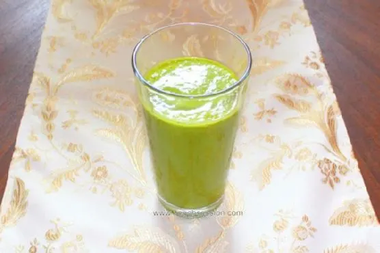 Gluten-Free Dairy-Free Delicious RAW Macadamia Zucchini GREEN Smoothie