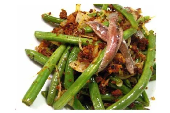 Dairy-Free Nut-Free Italian String Beans With Anchovies and Breadcrumbs — Mediterranean recipe