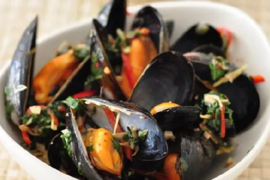 Gluten-Free Dairy-Free Thai-Style Mussels — Thai recipe