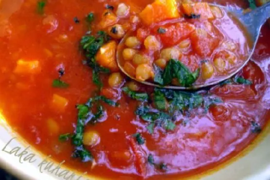 Vegan Vegetarian Tomato and lentil soup