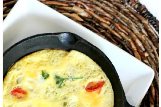 Keto Paleo Simple Spinach and Tomato Frittata