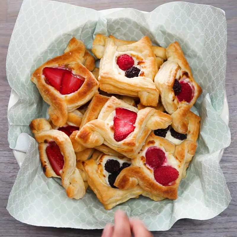 Vegetarian Nut-Free Fruit and Cream Cheese Breakfast Pastries