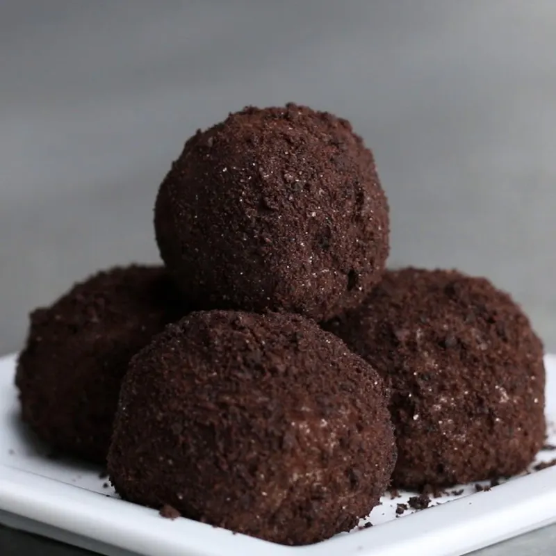 Vegetarian Gluten-Free Cookies & Cream Brigadeiros