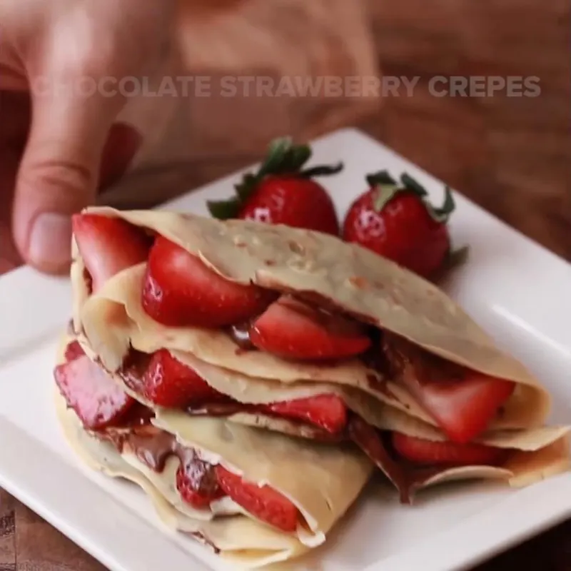 Vegetarian Chocolate Strawberry Crepes