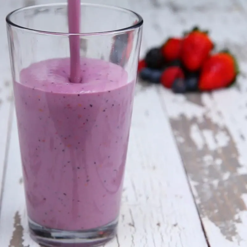 Vegetarian Gluten-Free Mixed Berry Smoothie Meal Prep